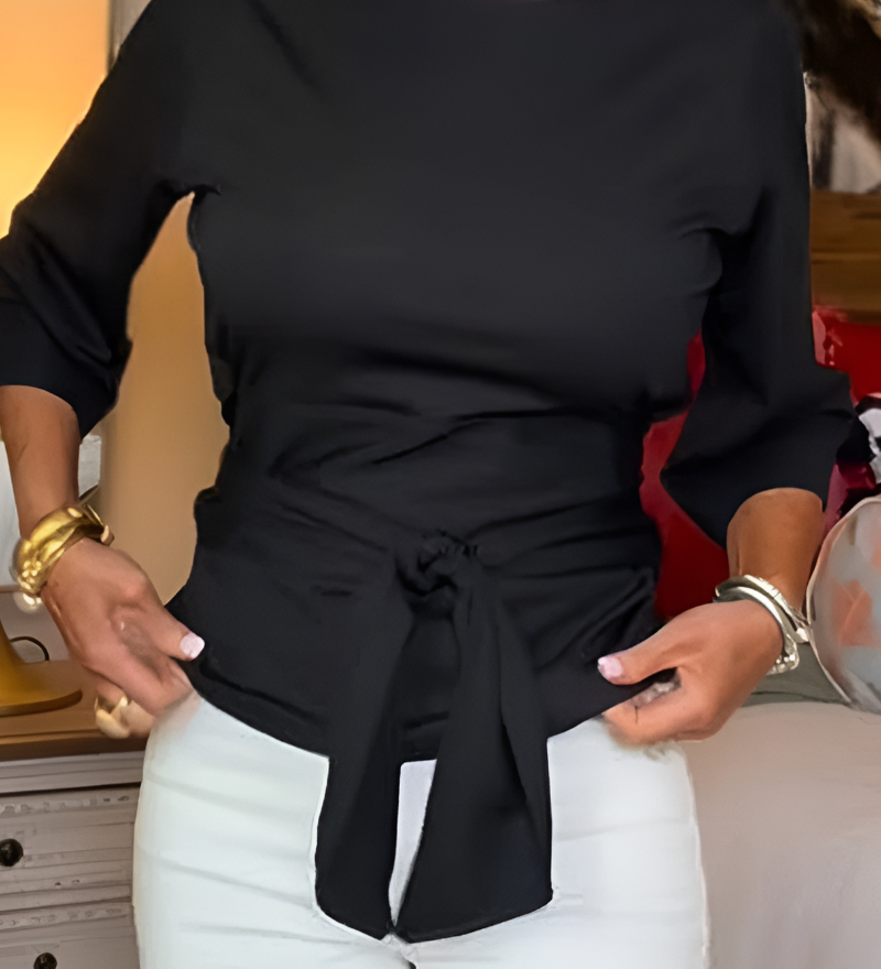 Daria – Elegáns Top Kötővel a Deréknál