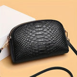 Cora — Mini Crossbody Táska Egzotikus Textúrával