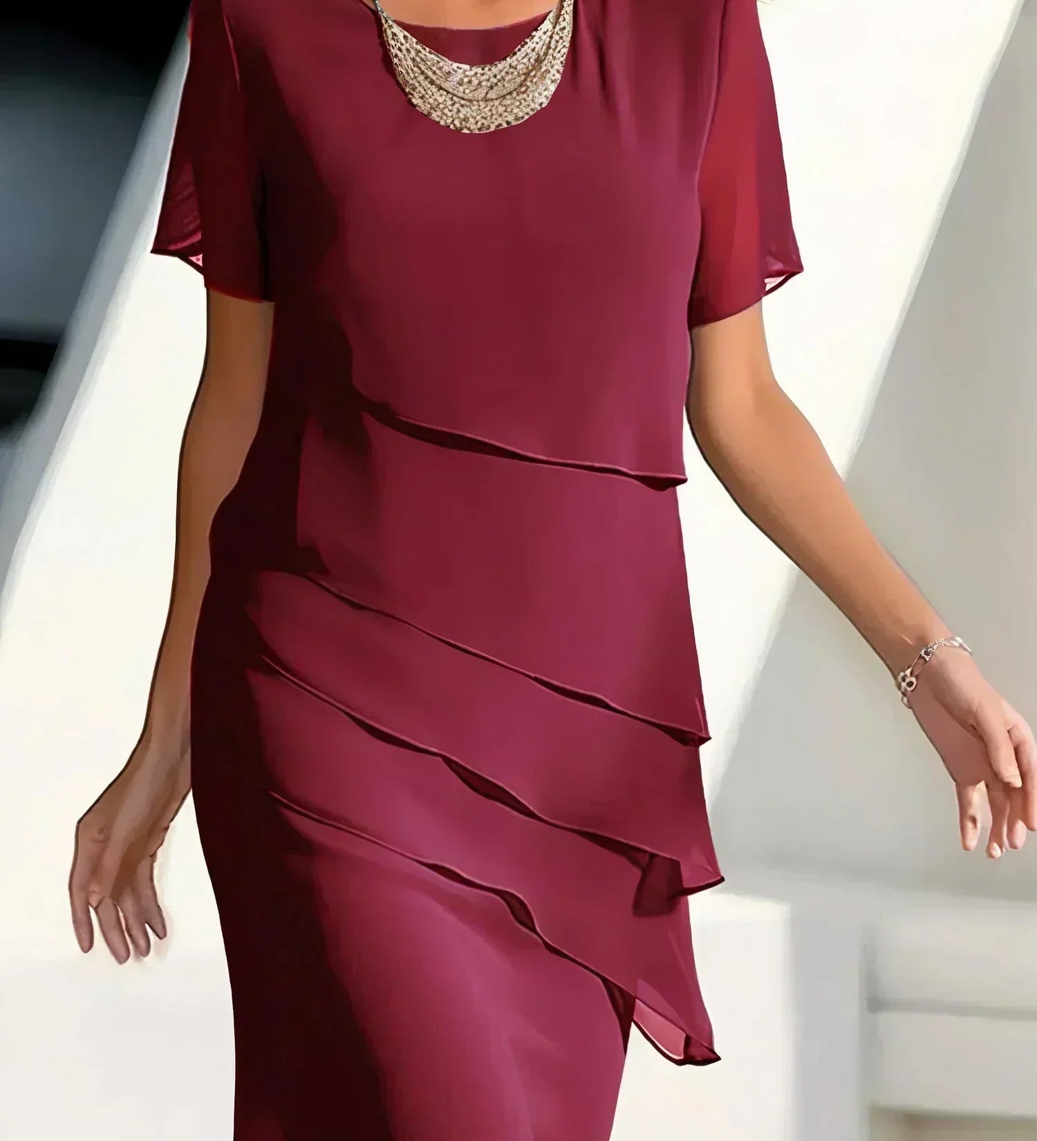 Ilinca – Chiffon Midi Ruha Réteges Kivitelben