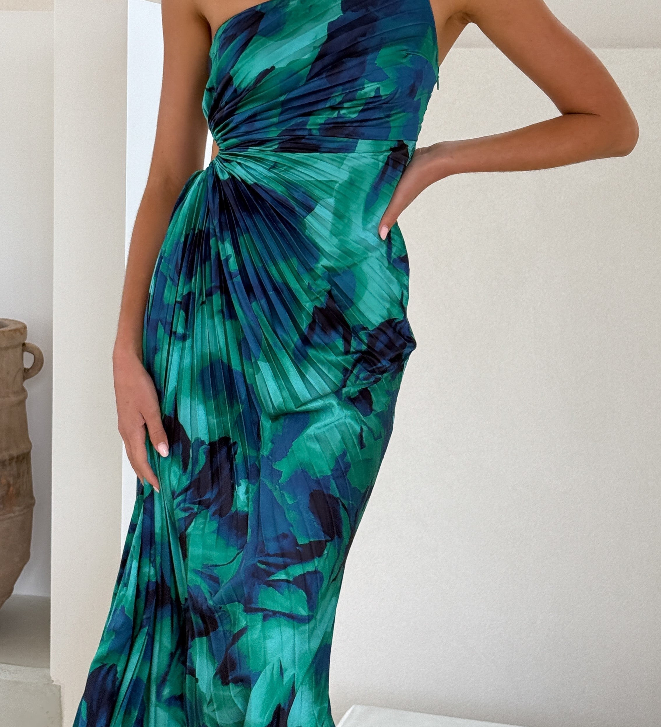 Sabina Maxi Decupaje – Rochie Maxi cu Decupaje Asimetrice
