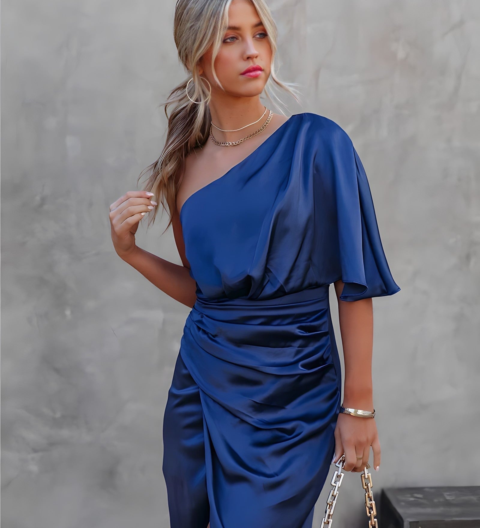 Doina – Midi Ruha Finom Siluettel